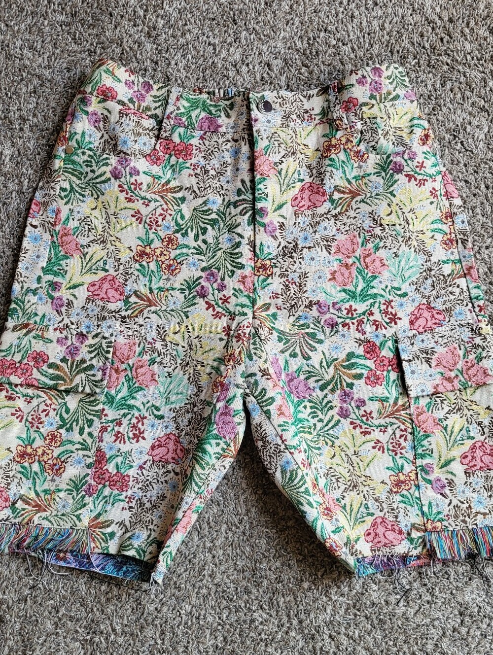 NEW Mens Colorful ROCKSTAR ORIGINAL Tamia TAPESTRY Shorts Rabbit Floral Print M